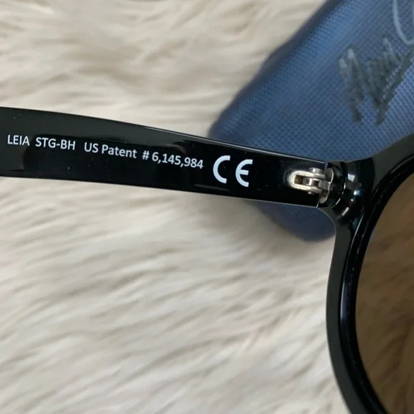 Maui Jim Black Polarized Sunglasses With Reflective Blue Lenses - Picture 9 of 16